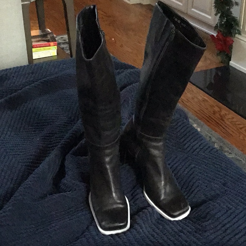 Nine West black leather block heel boots with contrast sole size 7